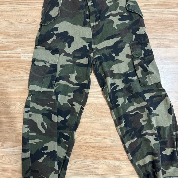Boyfriend Camo pant - Picture 2 of 3